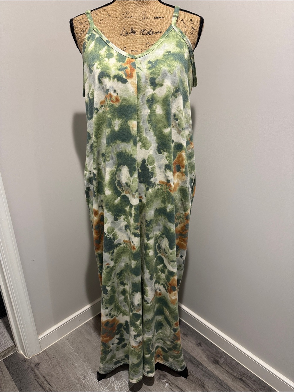 Like New Zenana Green & Cream Tie-Dye Maxi Slip Dress